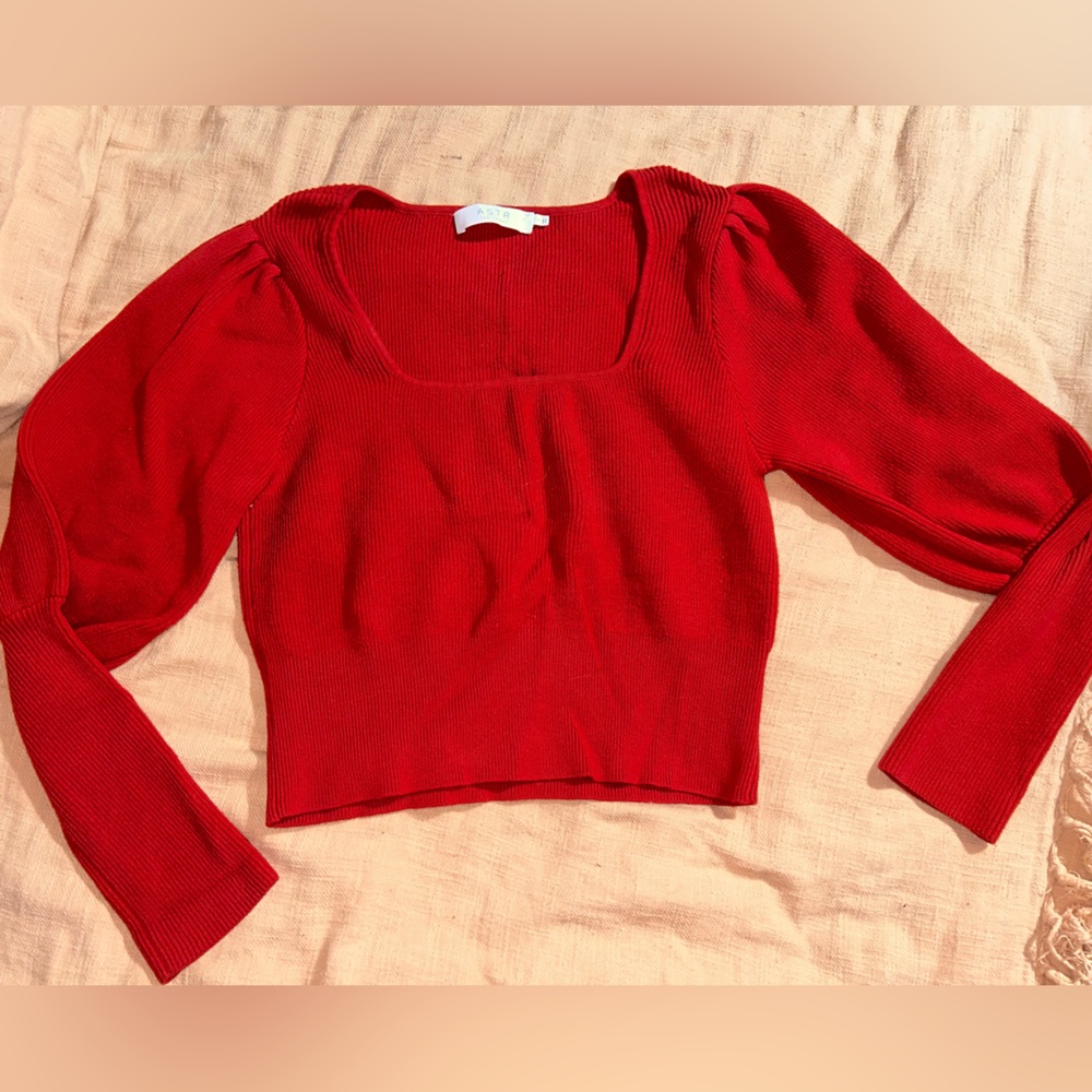 Red long sleeve puff sleeve top